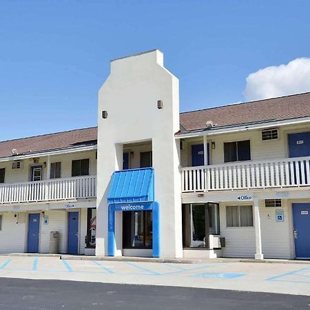 Travelodge By Wyndham Brattleboro Vt מראה חיצוני תמונה