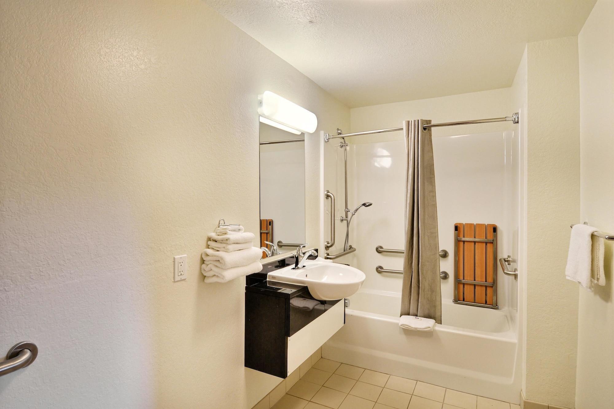 Travelodge By Wyndham Brattleboro Vt מראה חיצוני תמונה
