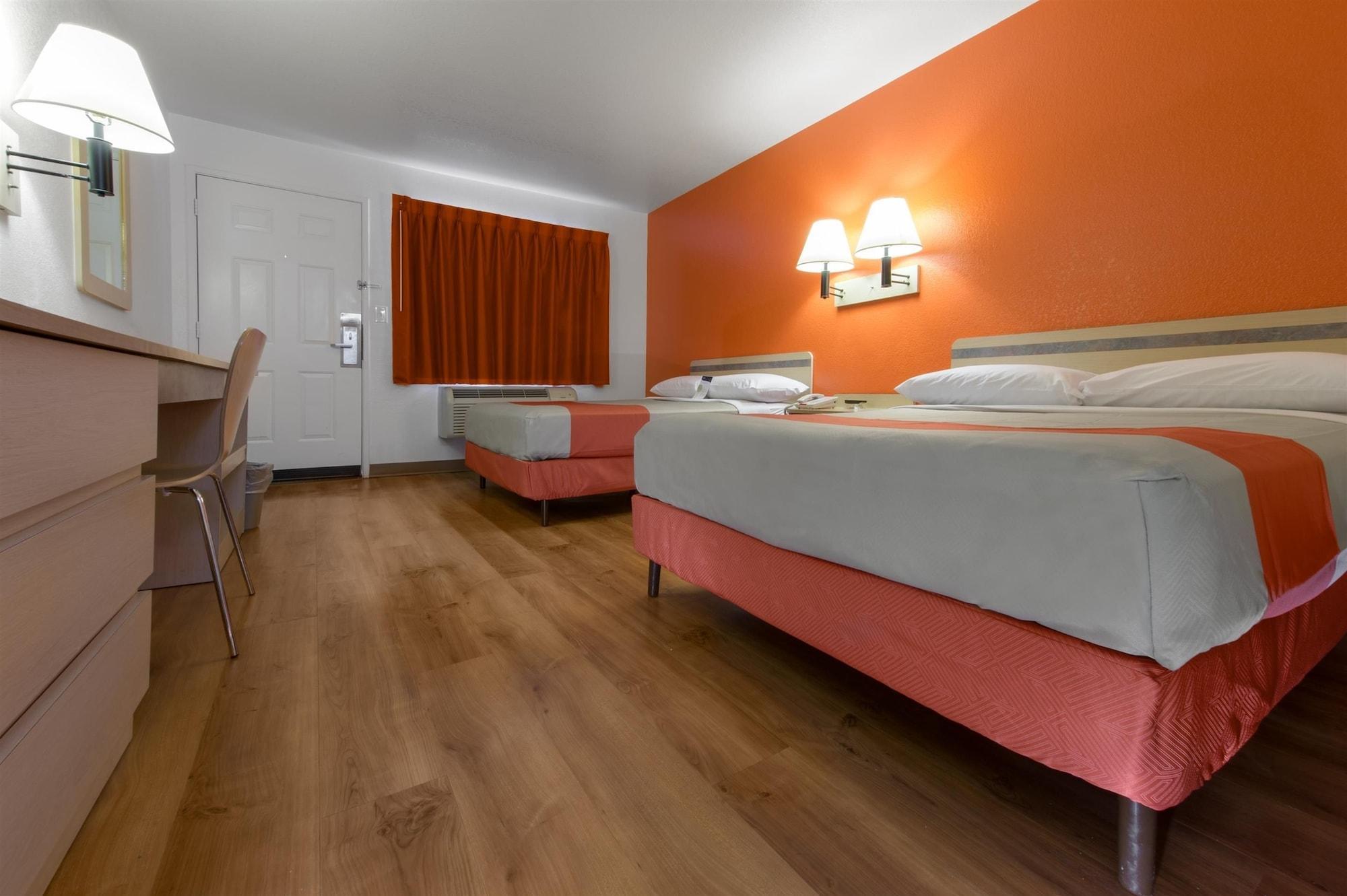 Travelodge By Wyndham Brattleboro Vt מראה חיצוני תמונה