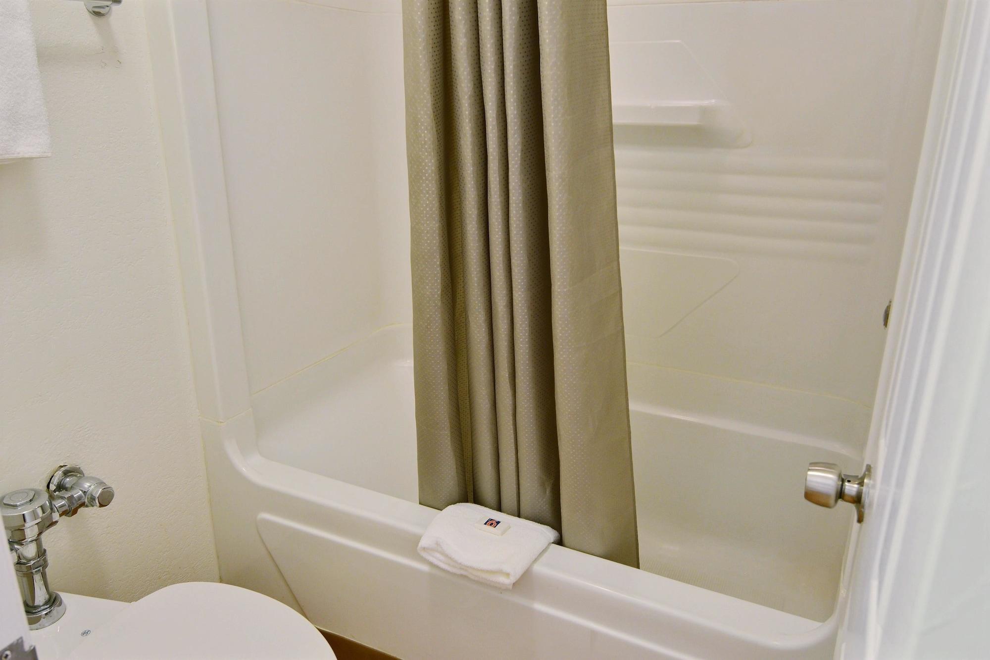 Travelodge By Wyndham Brattleboro Vt מראה חיצוני תמונה