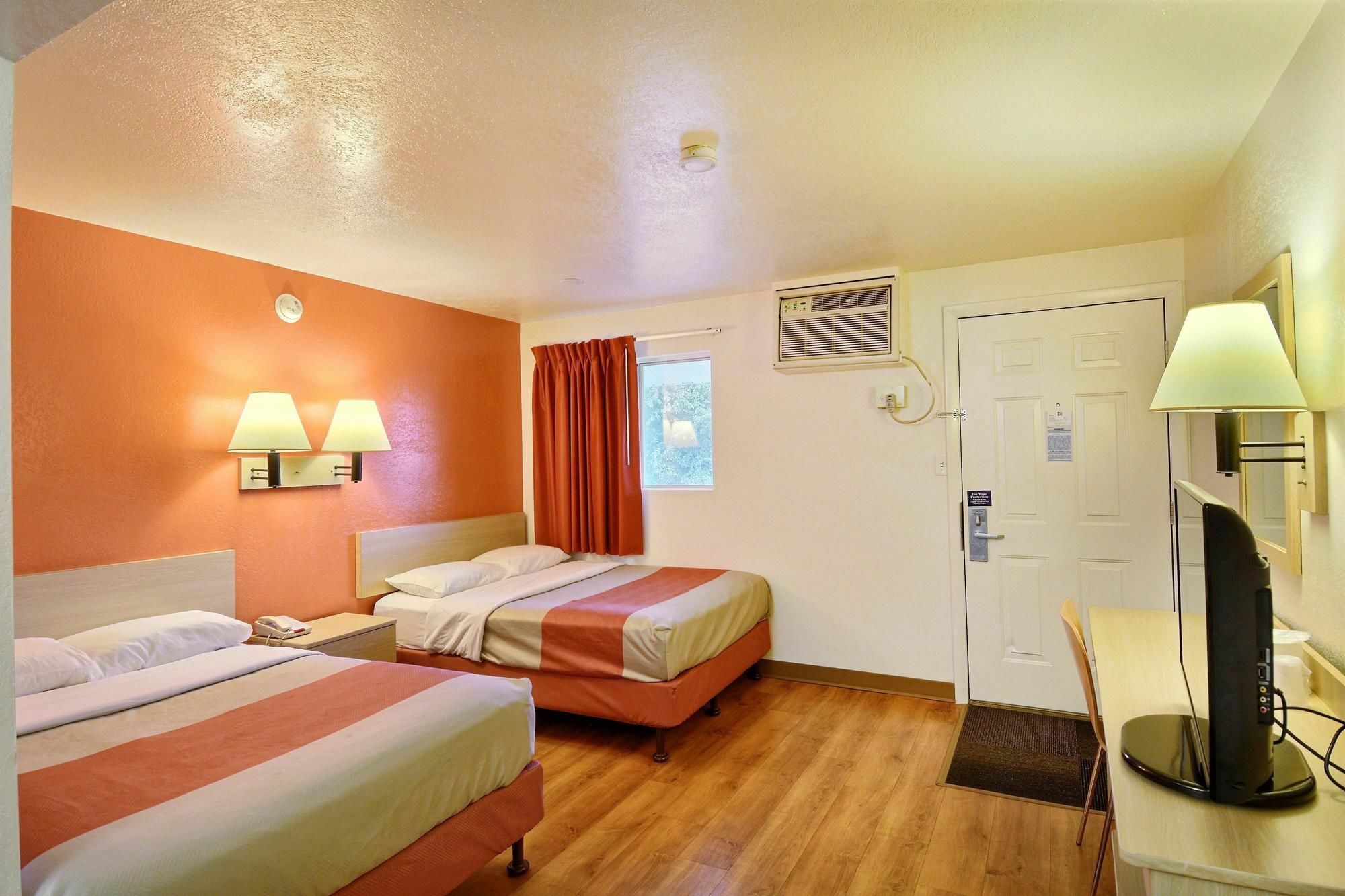 Travelodge By Wyndham Brattleboro Vt מראה חיצוני תמונה